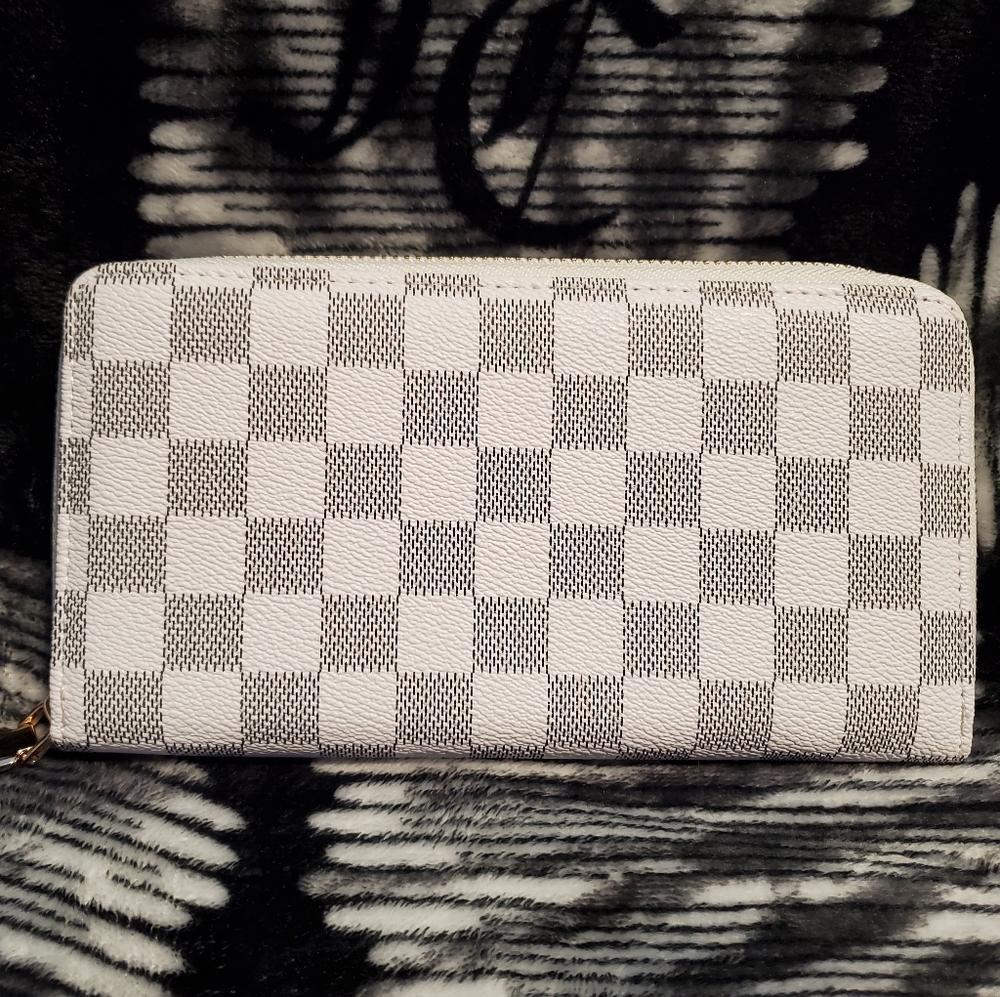 White checkered wallet